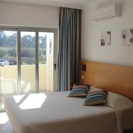 Konukevi Quinta Da Rosa Linda 4*
