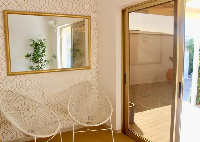 洛萨琳达酒店 4*